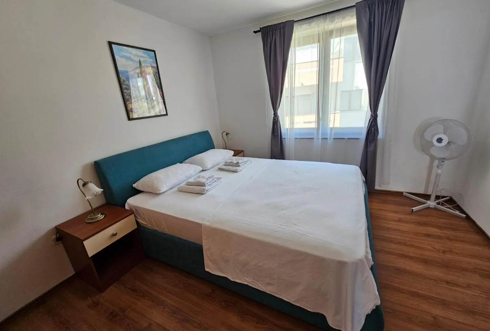 Sea View Apartment With Terrace Near The Beach Split