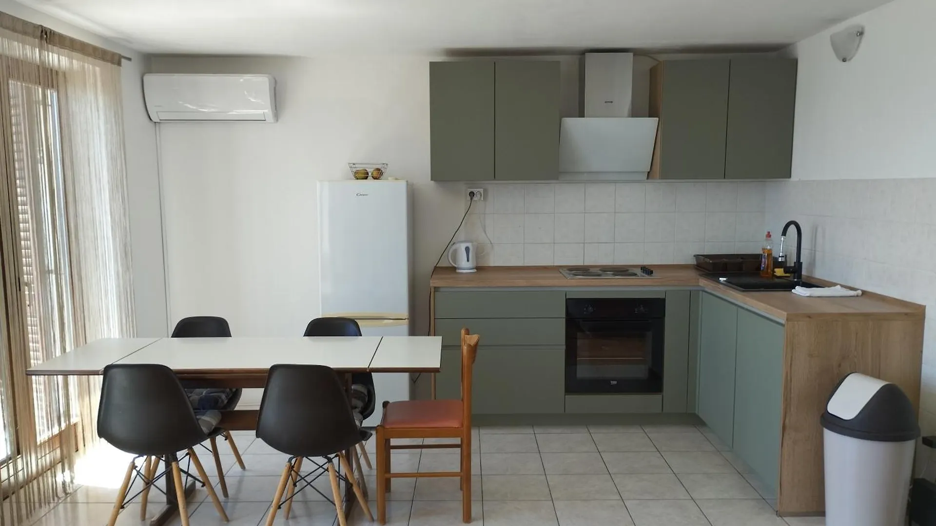 Sea View Apartment With Terrace Near The Beach Split Horvátország