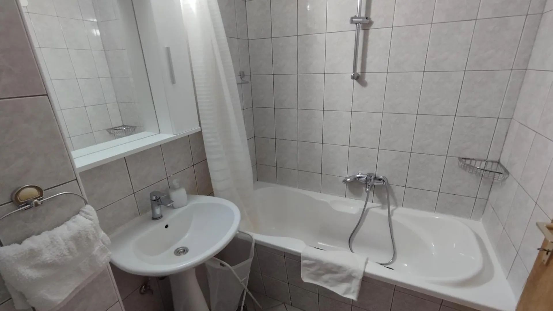 Sea View Apartment With Terrace Near The Beach Split 0*,  Kroatien